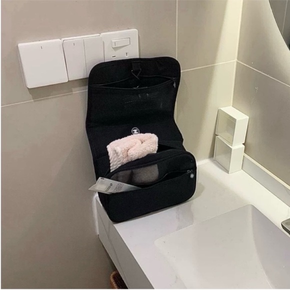 Chanel beauty gift travel cosmetic bag - Picture 4 of 15